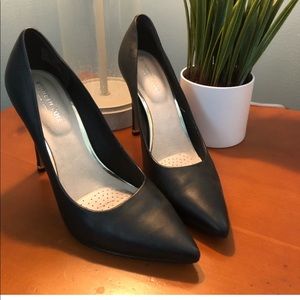 Kenneth Cole Riley 110 Black Leather Pump